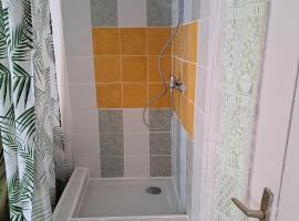 Charmant chàlet douillet et cosy, hotel v destinaci Vigneux-sur-Seine