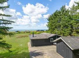 Beautiful Home In Spøttrup With Kitchen