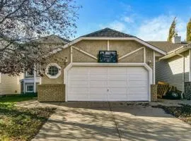 Airport 4BR2BA Mainfloor Suite Pet Friendly