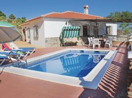 4 Bedroom Amazing Home In Corumbela, Hotel in Corumbela