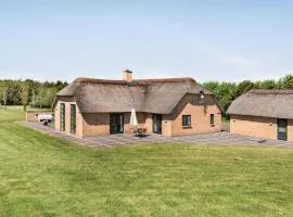 Three-Bedroom Holiday Home In Ulfborg