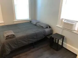 Private 2-bedroom with free parking and direct bus to NYC Manhattan only 2 blocks away