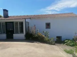 Comfortable house with sea view in São Roque do Pico