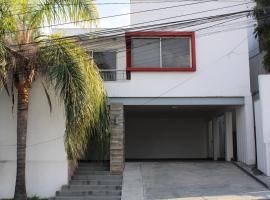 Casa amplia en Monterrey, casa de campo em Monterrey
