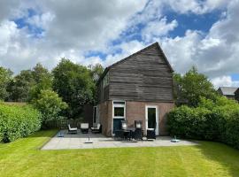 Holiday Home in Grou near Frisian Lakes, hotel en Grou