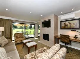 Beautiful and Modern Condo with Fairway Views at Silverado