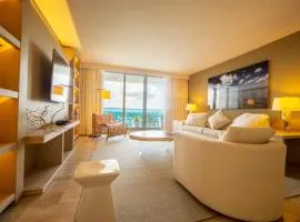 1 Hotel 1 Bedroom 1 and Half Bathroom Beachfront Residence With Balcony