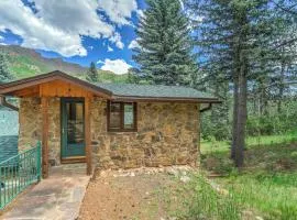 Pikes Peak Stone Cottage - Hot Tub & Game Room