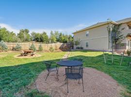 New Upper Condo-Covered Deck-Pet Friendly, ξενοδοχείο σε Κολοράντο Σπρινγκς