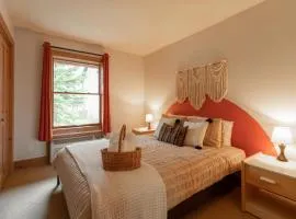BOHO CONDO Downtown - Bike in&out - Shuttle - Park