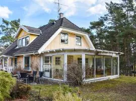 4 Bedroom Nice Home In Åhus