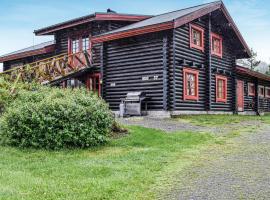 5 Bedroom Gorgeous Home In Veg&aring;rshei, hotel com piscina em Veg&aring;rshei