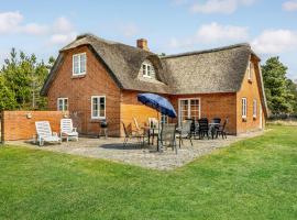 Four-Bedroom Holiday Home In Romo, 4-зірковий готель у місті Toftum