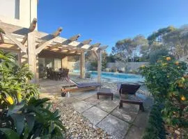 Coastal Villa on Beachcomber!