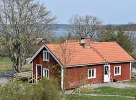 Stunning Home In Valdemarsvik