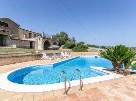 Cozy Home In Ragusa With Kitchen, hotel in Camemi