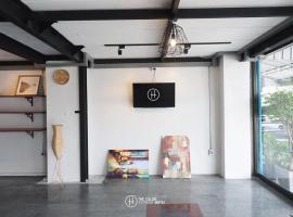 The Color Express Hotel, Hotel in der Nähe vom Flughafen Nakhon Si Thammarat - NST, Nakhon Si Thammarat