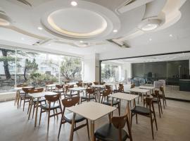 Hotel TT Summit, motel in Changwon