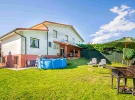 Casa Esteribar, espacioso alojamiento con jardín y barbacoa próxima a Pamplona