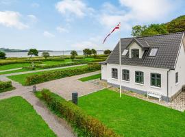 Lovely Home In Broager, luxe hotel in Broager