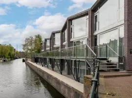 YAYS Amsterdam Prince Island by Numa