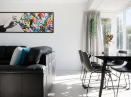 City Escape - Stylish Modern Apartment