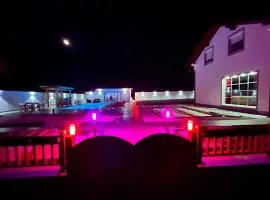 Romantic Lodge