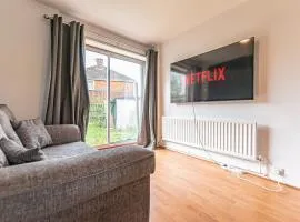 2 Bedroom Home - Netflix , Nice Area