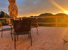 Dobje pri Planini에 위치한 주차 가능한 호텔 Karla&rsquo;s House