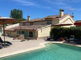 Los Cipreses de Mesones, hotel v destinaci Mesones