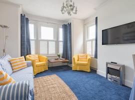 Southbeach by Bloom Stays, hotel din Hythe