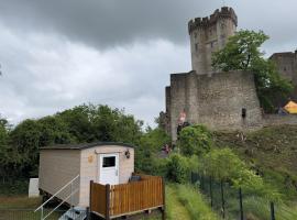 Sch&auml;ferkarrenpark Adler- und Wolfspark Kasselburg, camping en Pelm