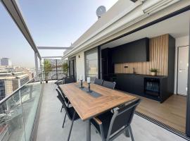 BlueMotion - PortDome, hotel in Piraeus