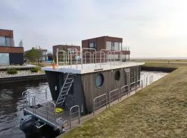 Svencele Boats namas-laivas reikalingos laivavedžio teisės