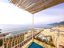 attico spettacolare vista mare, hotel v destinaci Camogli