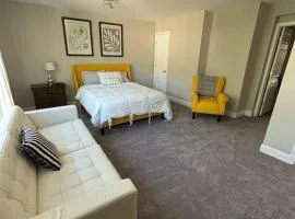 Spacious 5BR 15 mins from Downtown -free parking!