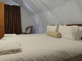 Desert Breeze, hotel v destinaci Al Ḩamrānīyah