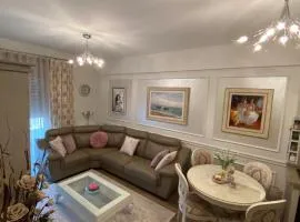Lux Apartments MMS