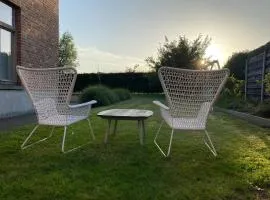 The Conservatory a cosy little holiday home- central between Gent Antwerpen Brussel & Brugge
