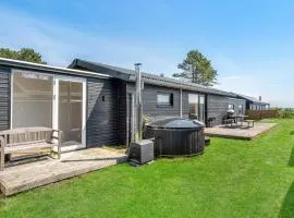 Awesome Home In Ebeltoft With Wifi