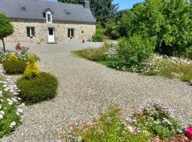 Maison au calme en pleine nature à Bourbriac