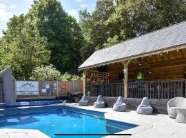 House Oasis heated pool, Hot Tub, Games Bar & Retreat