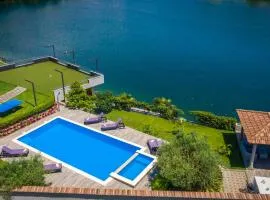 Villa Ana