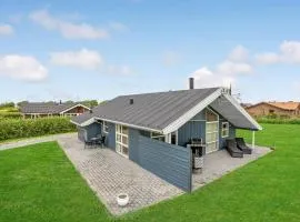 Stunning Home In Lemvig With Wifi