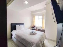 Modern Studio Design at Harvard Jatinangor Apartment By Travelio