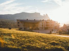 ICARO Hotel, hotel in Alpe di Siusi