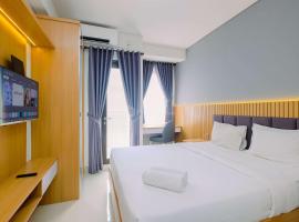 Serene Stay Studio Transpark Cibubur Apartment By Travelio、デポックのホテル