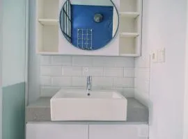 Nice and Cozy Studio at Paddington Heights Apartment By Travelio