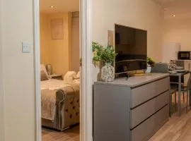 Cosy 1 Bedroom Basement Apartment With Private Patio Area