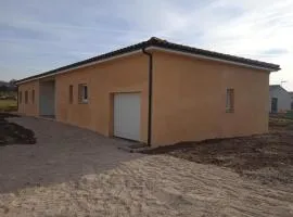 La villa des Mûriers très spacieuse dans un environnement calme